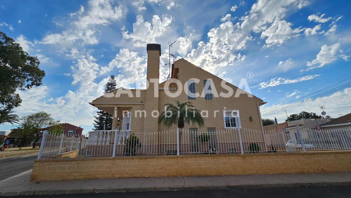 https://captocasa.es/storage/images/166/9edcf5d3-0df1-42f3-aea8-2fe996fcbc3e.jpeg