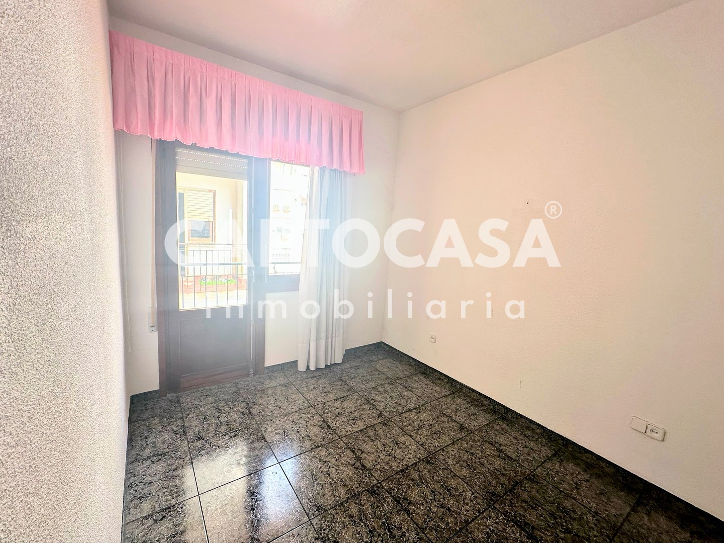 https://captocasa.es/storage/images/215/a21bd6d1-745d-45a5-a905-3f4955426b37.jpeg